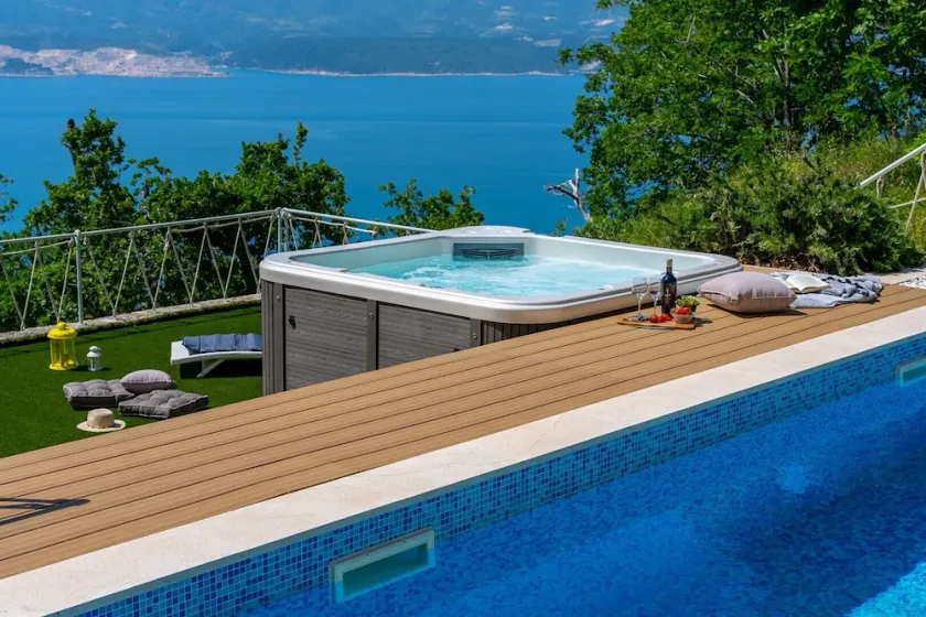 Villa Maruncela with sea and island views, 5 bedrooms, private pool, gym - Image 1