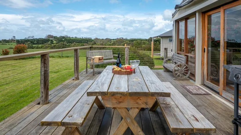 Blue Wren Cottage Farm Stay - Image 1