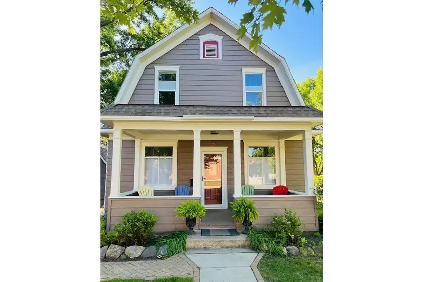 Warm, Charming and Cozy Turn of the Century Home - Image 1