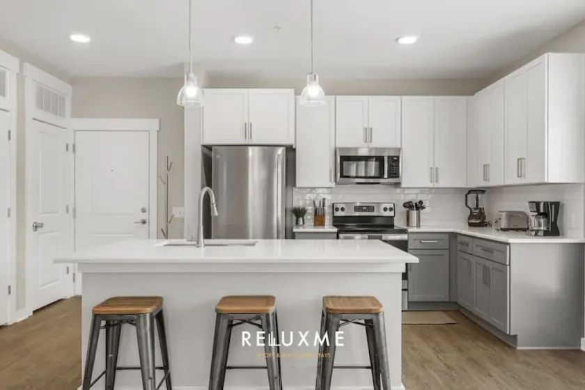 Reluxme | 2BR Near Carowinds & Premium Outlets - Image 1
