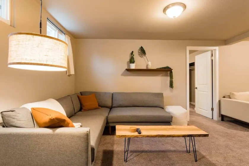 Seattle Launchpad - Cozy and Modern 2 BR Guest Suite - Image 1