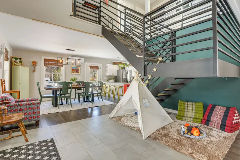 Bradford Group Getaway! Cabin w/ Deck & Fire Pit - Image 1