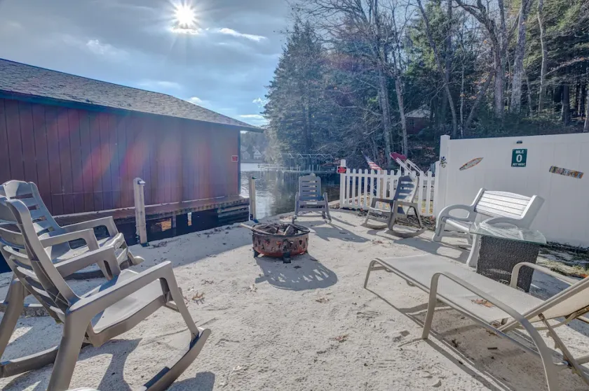 New Lakefront Home sleeps 14 with dock. - Image 1