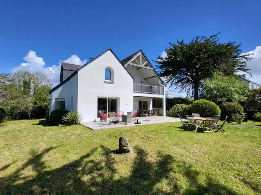 Maison d'architecte avec grand jardin, plage à vélo ou à pied par les sentiers. - Image 1