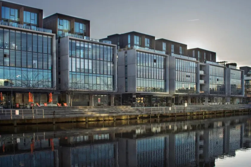 Stunning 1BR Apartment with Water Views - Image 1