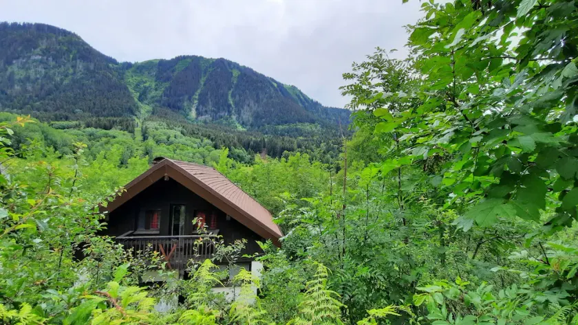 Chalet i privatbostad med pool i Thollon les Mémises nära Evian - Image 1