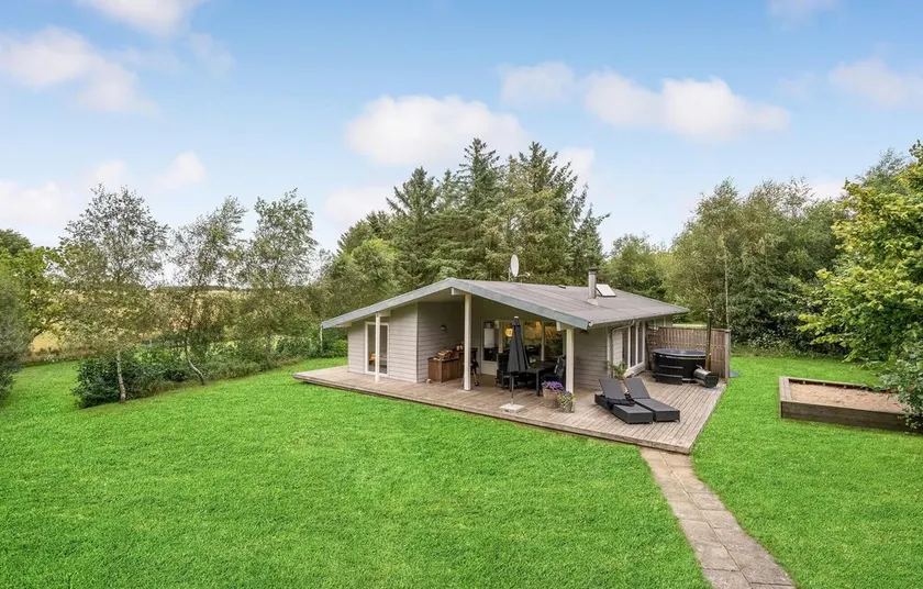 Four-Bedroom Holiday Home In Spottrup - Image 1