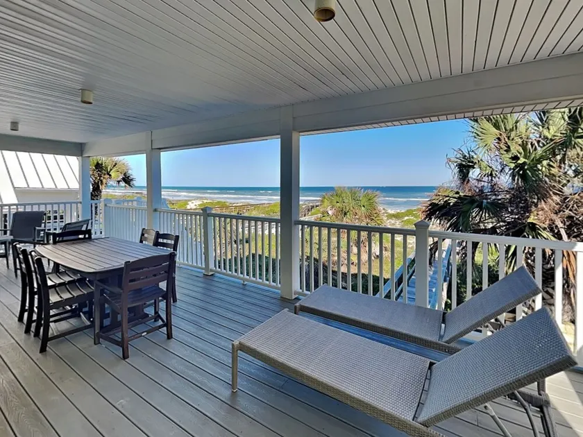 Fire Palms, 4 soveværelser, 10 sovepladser, WiFi, Ocean Front - Image 1