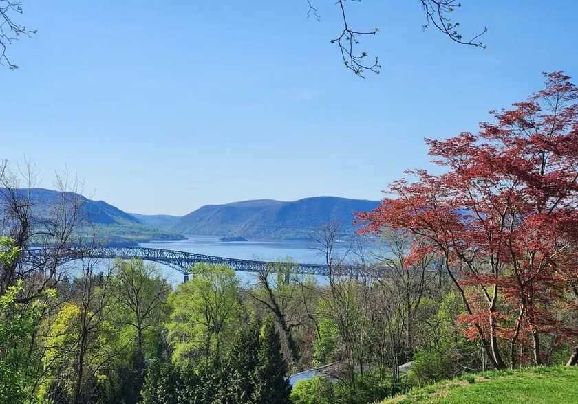 Hudson River View Suite-idyllic getaway with fireplace & private deck-75 min NYC - Image 1