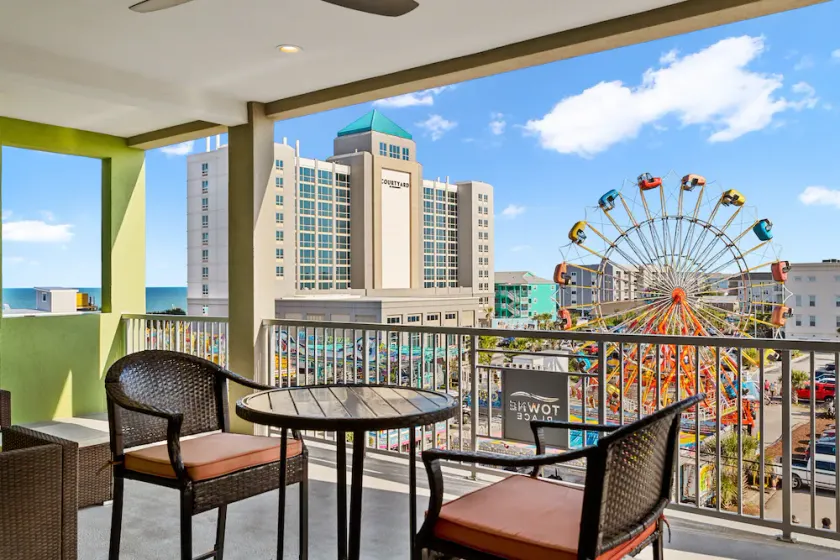 Boardwalk Pent House - Image 1