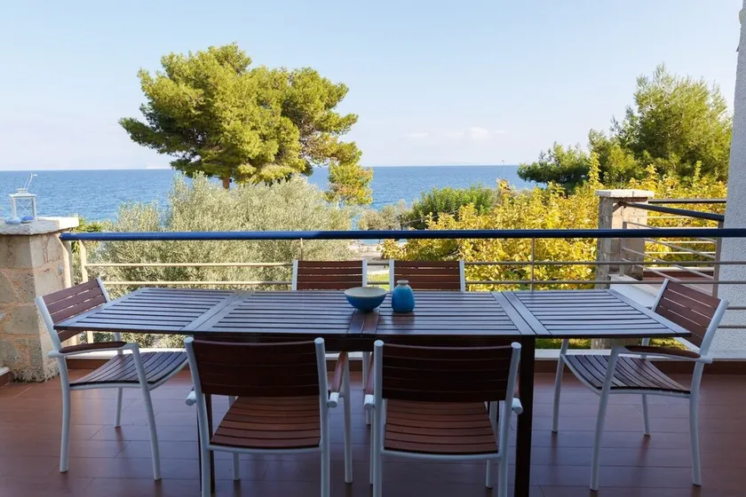 Into The Blue Villa - Image 1