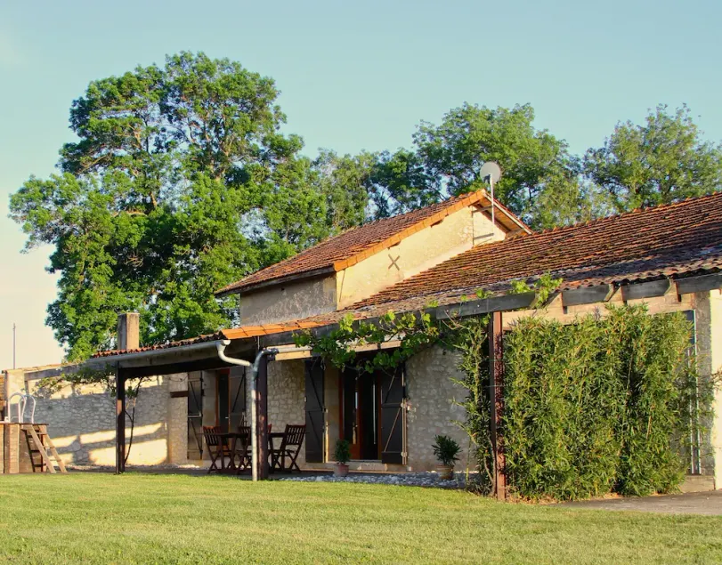 Barn Gite-vingård, udsigt, pool, wifi, spillehal - \"L 'Atelier\" på Les Marais - Image 1