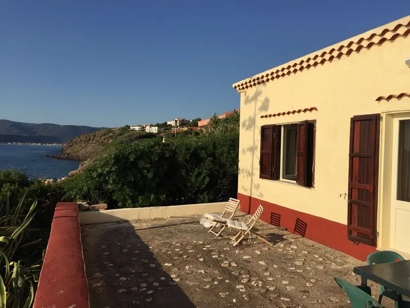 Casa con jardín en el mar, la playa de abajo - Image 1