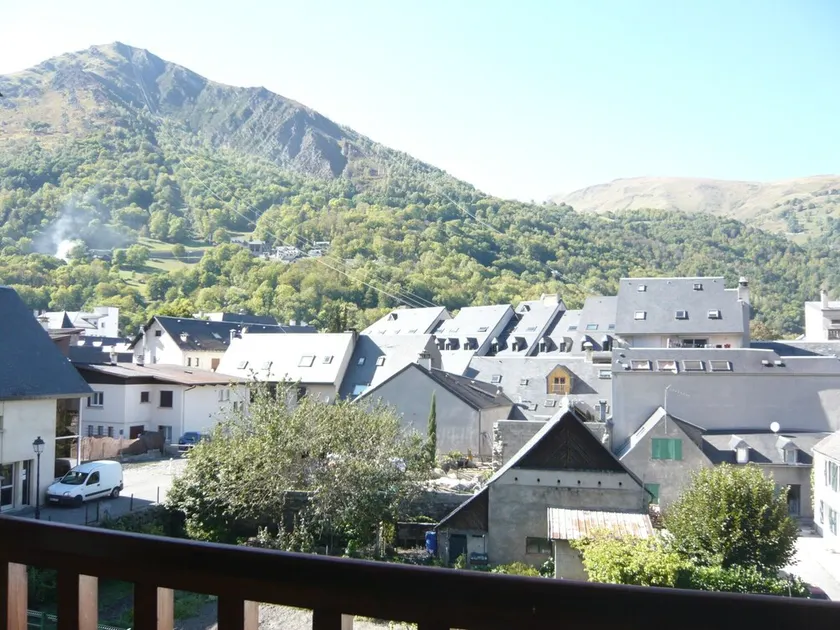 Beautiful apartment in the village center, private park, Wi-Fi—great comfort, mountain views - Image 1