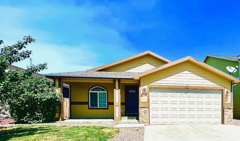 Beautiful house in quiet neighborhood - Image 1