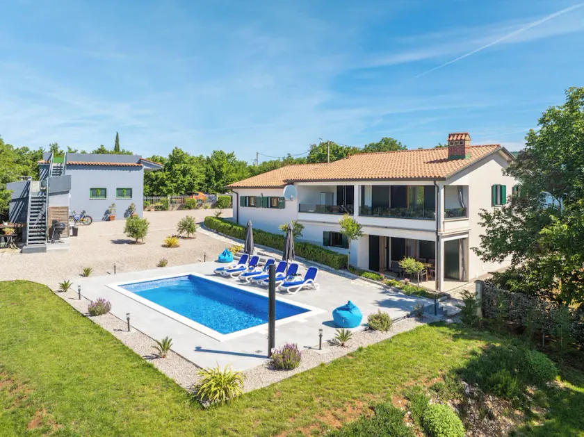 House Trget - Image 1
