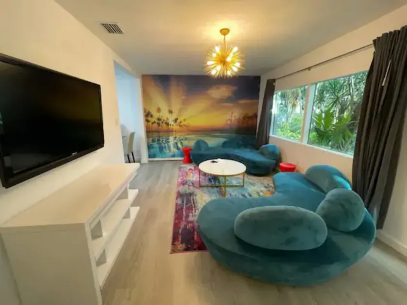 2BR 2Bath King BED Calle Ocho Miami South Beach - Image 1