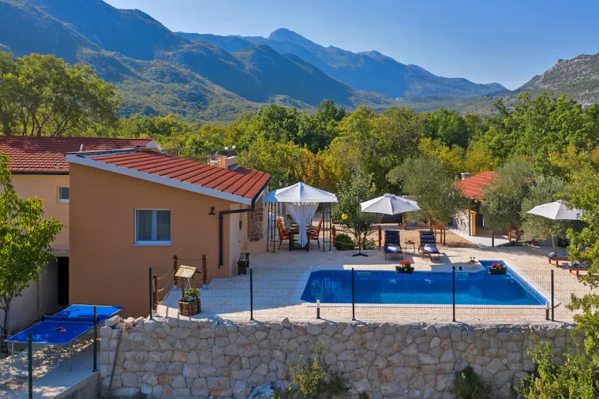 Villa Melita mit beheizbarem Pool im Naturpark Biokovo nähe Makarska - Image 1