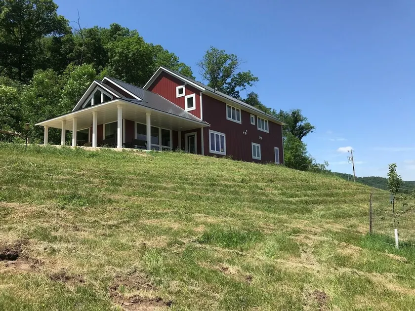 Perfect for groups of family and friends! 1-6 Bedrooms only rent what you need! - Image 1
