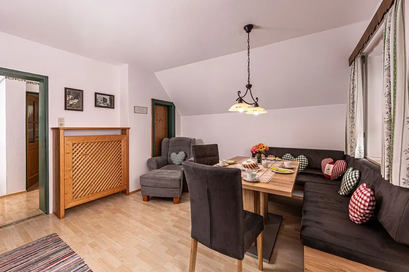 Acogedor apartamento para 2-5 personas con 3 dormitorios + 2 baños en una hermosa ubicación apartada con vistas a la montaña. - Image 1