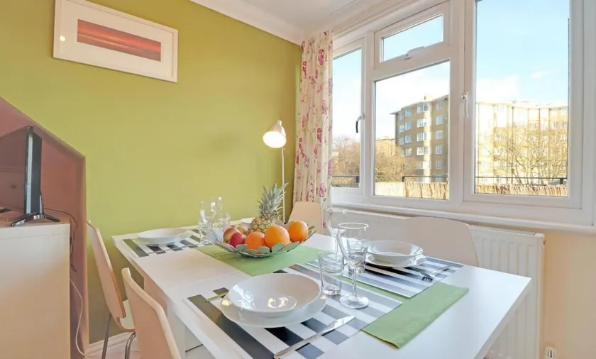 Brunswick Fab Pad - 2 Bedroom 2 Bathroom Garden View Balcony - Image 1