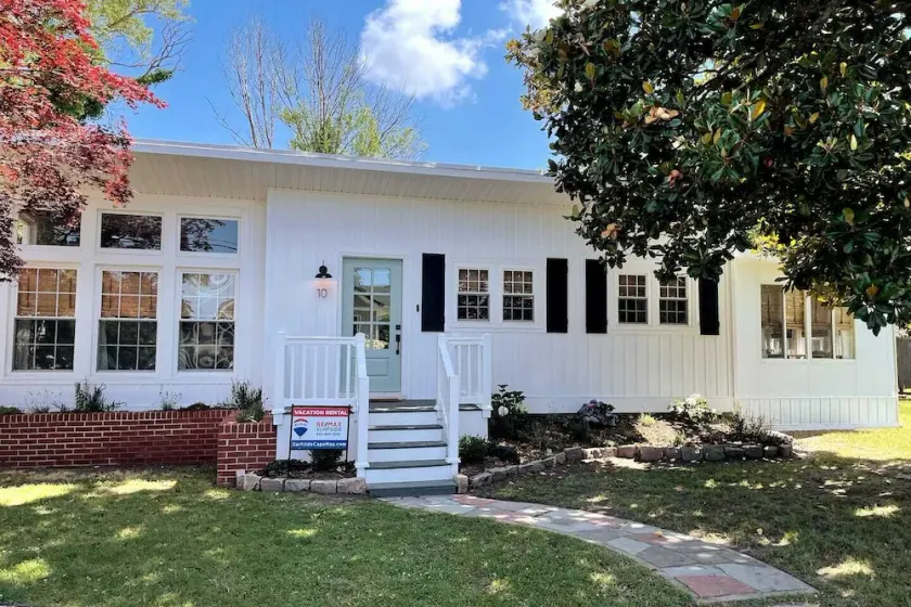 Perfect 2 bedroom getaway in the heart of West Cape May - Image 1