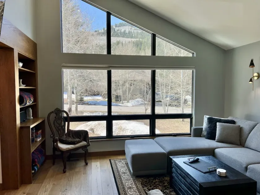 Modern 3 bed 3 bath house with hot tub, new furnishings near Beaver Creek/Vail - Image 1