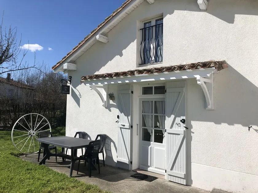 Tranquil Cottage Escape in Oradour Fanais sleeps 4 - Image 1