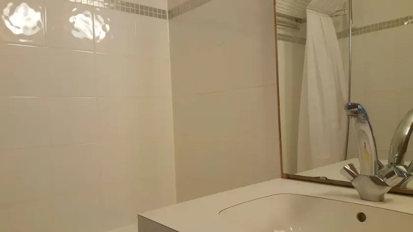 Les Pierres Plates 03 - Renovated 2-room apartment - Image 1