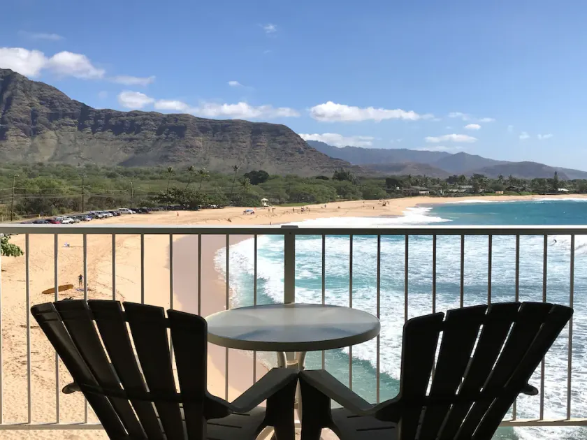 Beachfront Studio located on the 5th floor overlooking Makaha Beach. - Image 1
