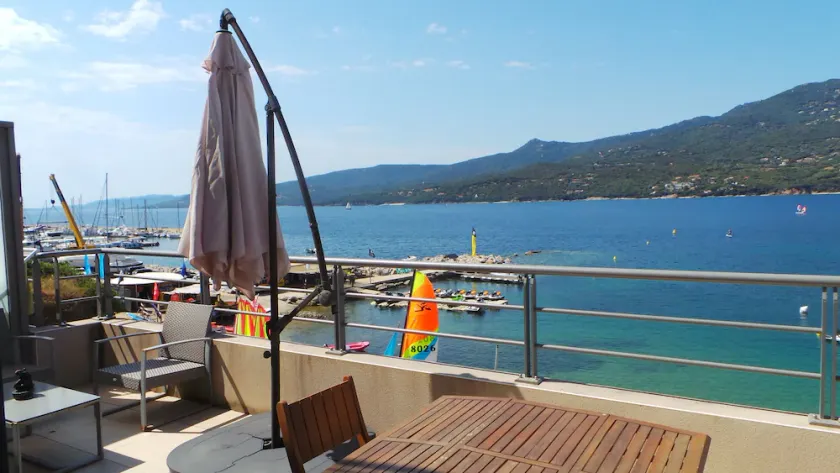 LOCPAT-SUPERB T2 WATERFRONT FULL SEA VIEW - Image 1