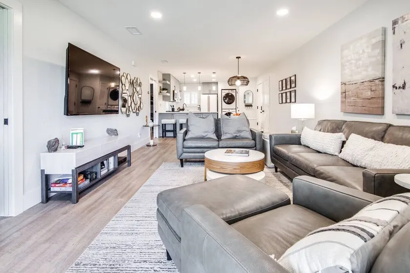 Designer 3BR Golf Retreat | Flexible Layout | Private Patio | Optional Saddlebrook Resort Amenities - Image 1