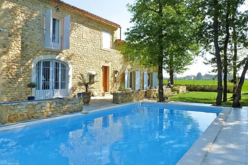 Lejlighed i Caderousse med pool - Image 1