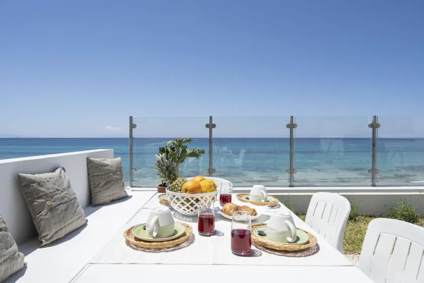 Amazing View Beach Villa - Image 1