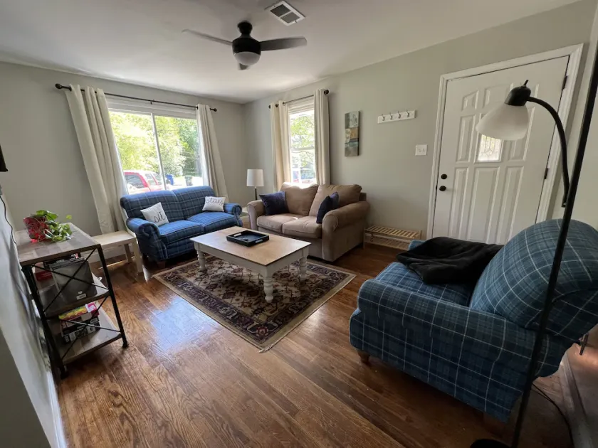 3 BR renovated home, near downtown Raleigh, privacy fenced backyard! - Image 1