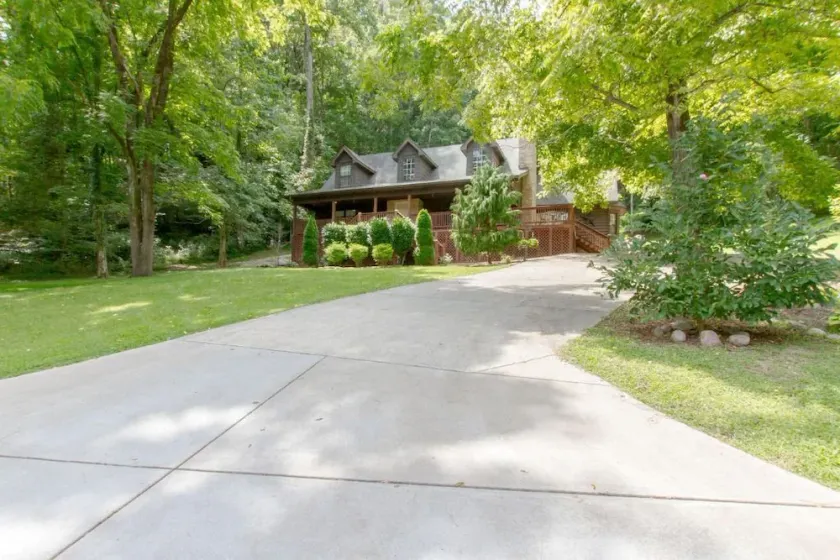Welcome to peaceful Parkview Hollow, Gated Community 1 mile from lake! - Image 1
