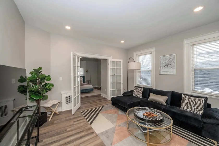 Luxe Spot 2 - Image 1