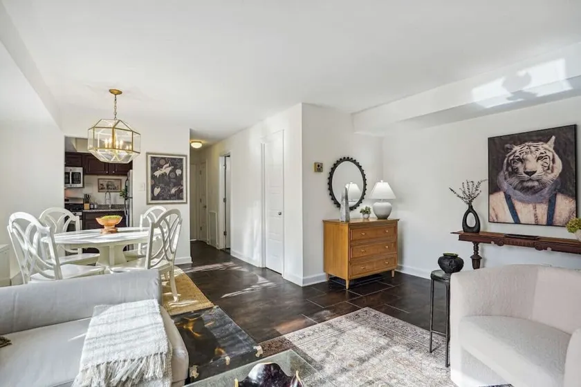 Executive King Suite / 5 min to DCA Pentagon HQ2 / Free Parking - Image 1