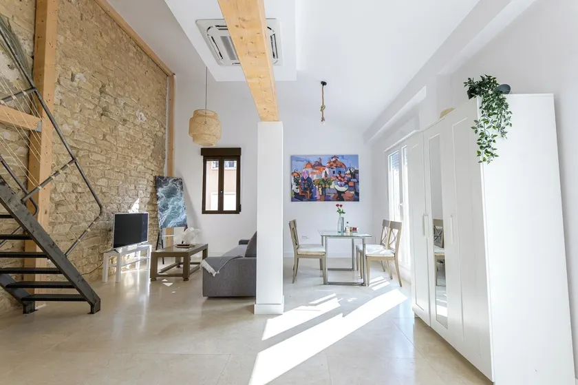 Soho Boho Apartments - with sunny rooftop terrace and fiber optic internet - Image 1
