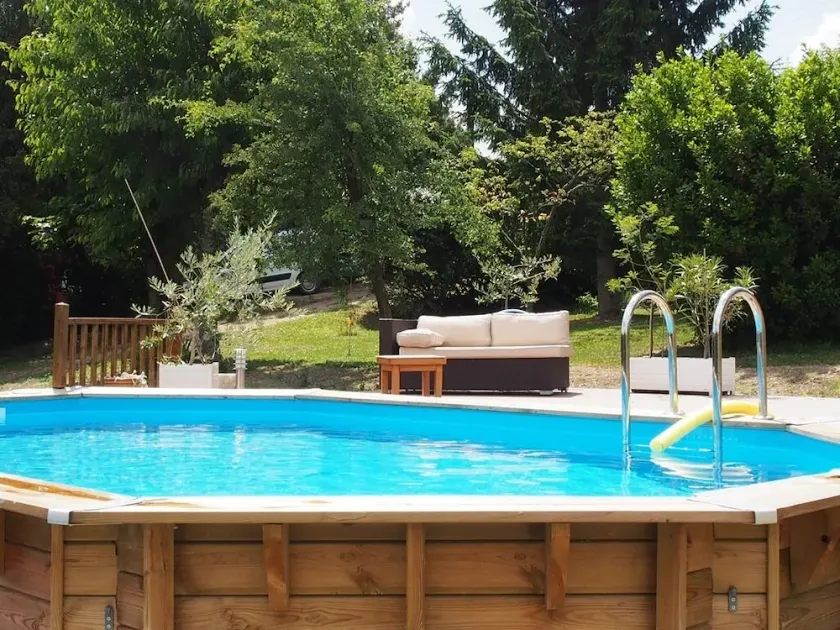 Hus med stor trädgård och pool mellan Pouilly Fuisse och Cluny - Image 1