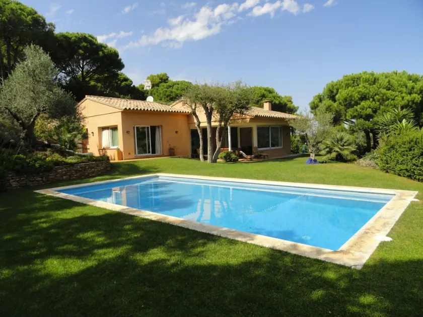 Airy house. Private swimming pool. Sea view. - Image 1