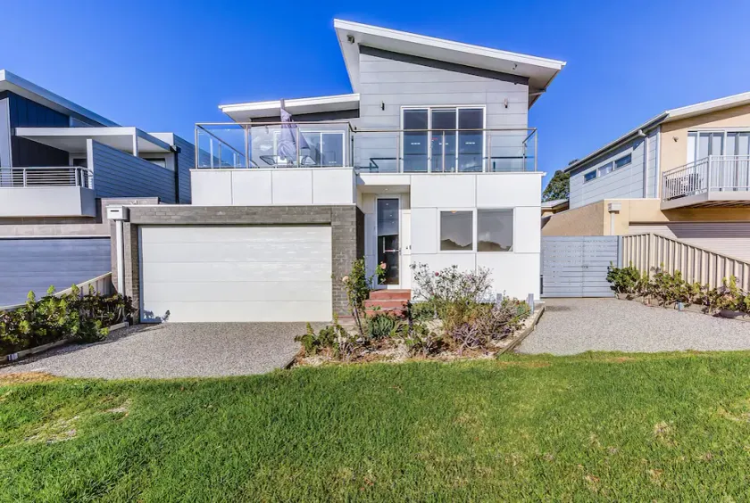 Peters and suzies Beach House - Image 1