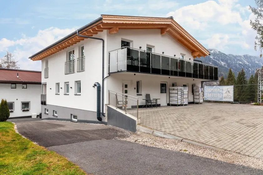 Apartment \"Zugspitze\" with Shared Garden and Wi-Fi - Image 1