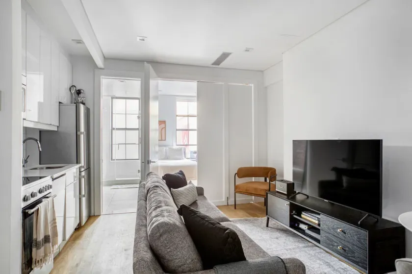 Gorgeous LES 2BR w/ W/D, walk to SoHo & Nolita, by Blueground - Image 1