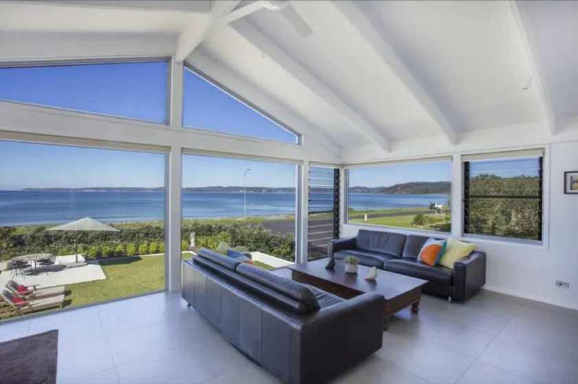 Beachside Long Beach - Image 1