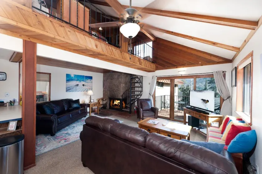 Pet Friendly - Erschwingliche Ski in / Ski Out Condo - Neue Möbel - Views & Deck - Image 1