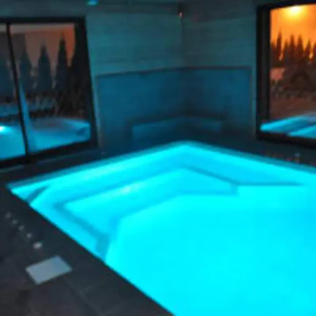 Charmante Wohnung in Chalet, Hallenbad Sauna Dampfbad Fitness - Image 1