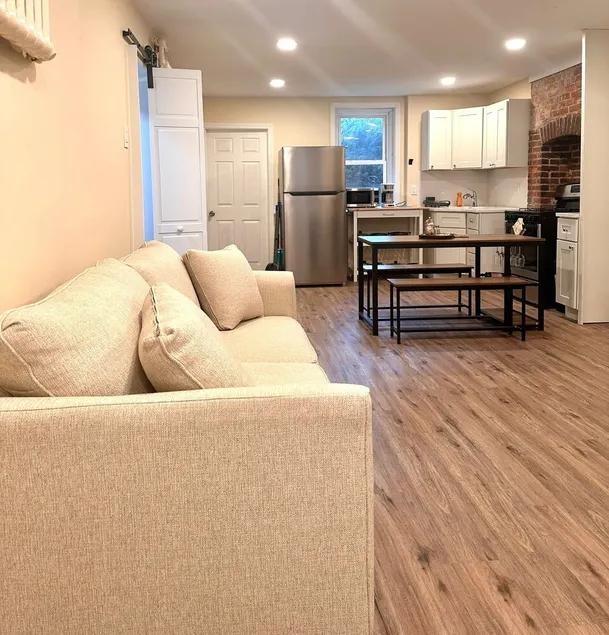 Charming Brick Row House close to NYC - Image 1