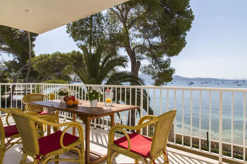 Beautiful apartment on the seafront - Image 1