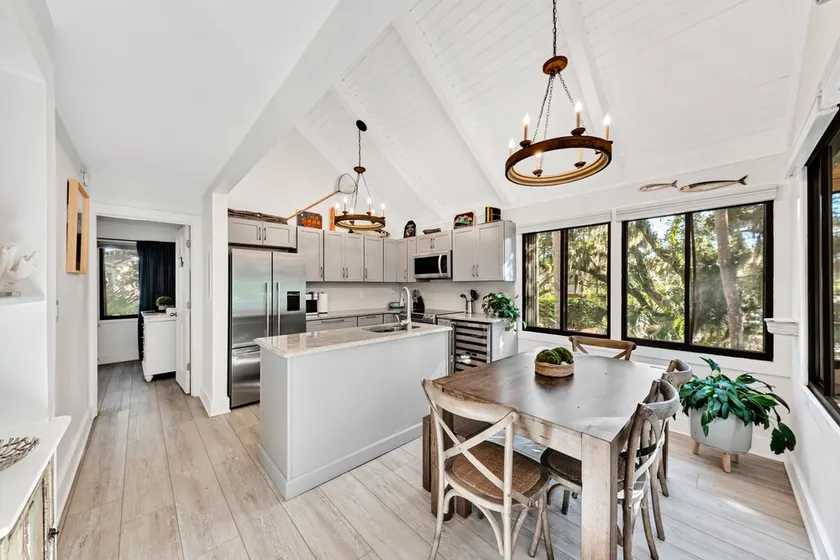3BR/2BA Cottage! Close to beach! Golf Course Views! Dog Friendly! Amenity access included! - Image 1